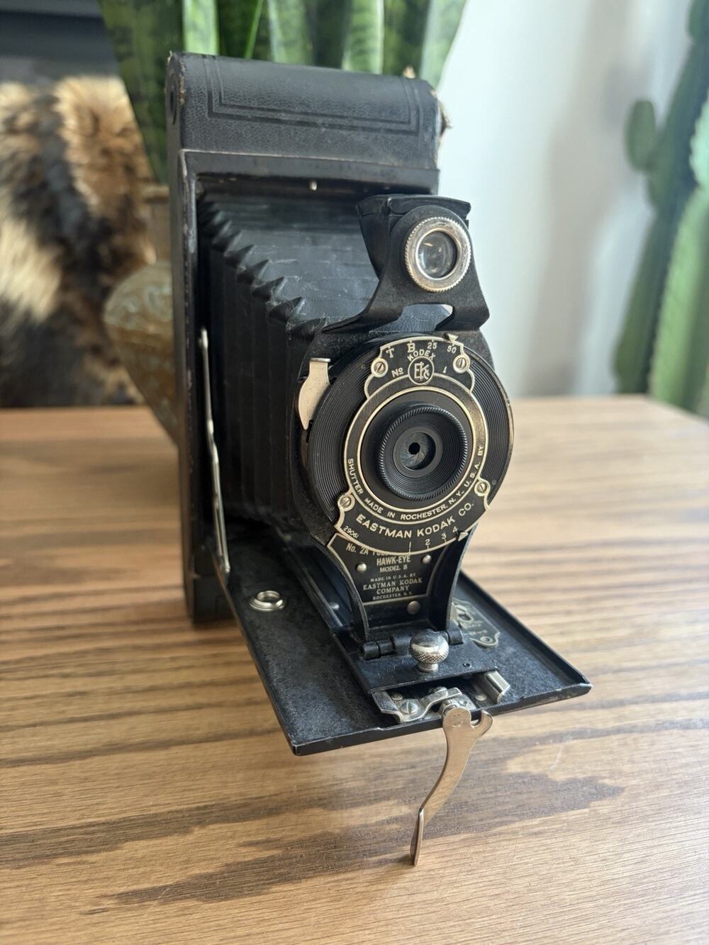 Antique 1920s Eastman Kodak No. 2A Hawkeye Model A Folding Camera